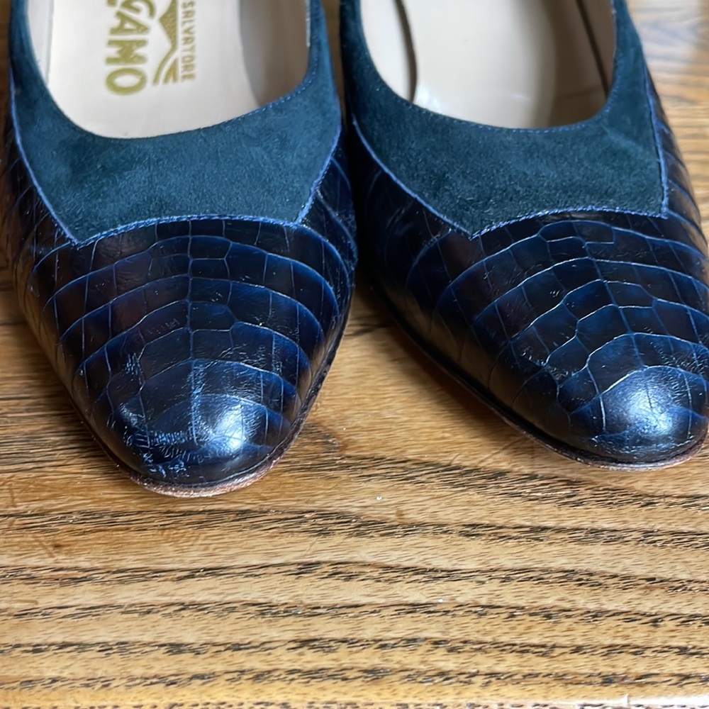 Salvatore Ferragamo Heels pumps EUC size 7 /6.5 deep dark green - Picture 6 of 9